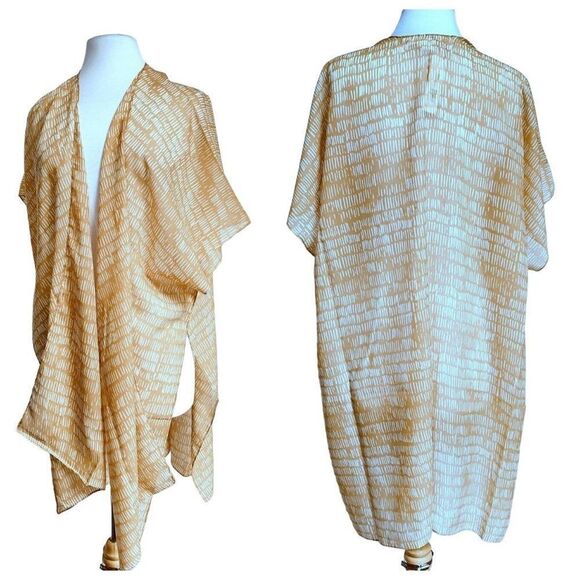 Sole Society Printed Dusty Mustard Ruana One Size Cover Up NEW - Picture 1 of 8